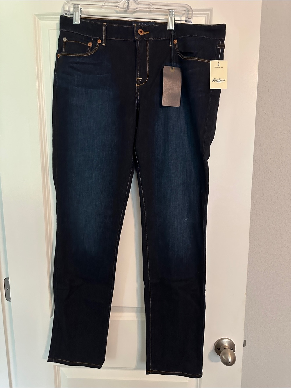 Lucky Brand Women's Dark Blue Straight Leg Jeans with Tan Patch - Picture 4 of 4
